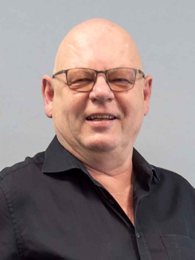 Leader Image