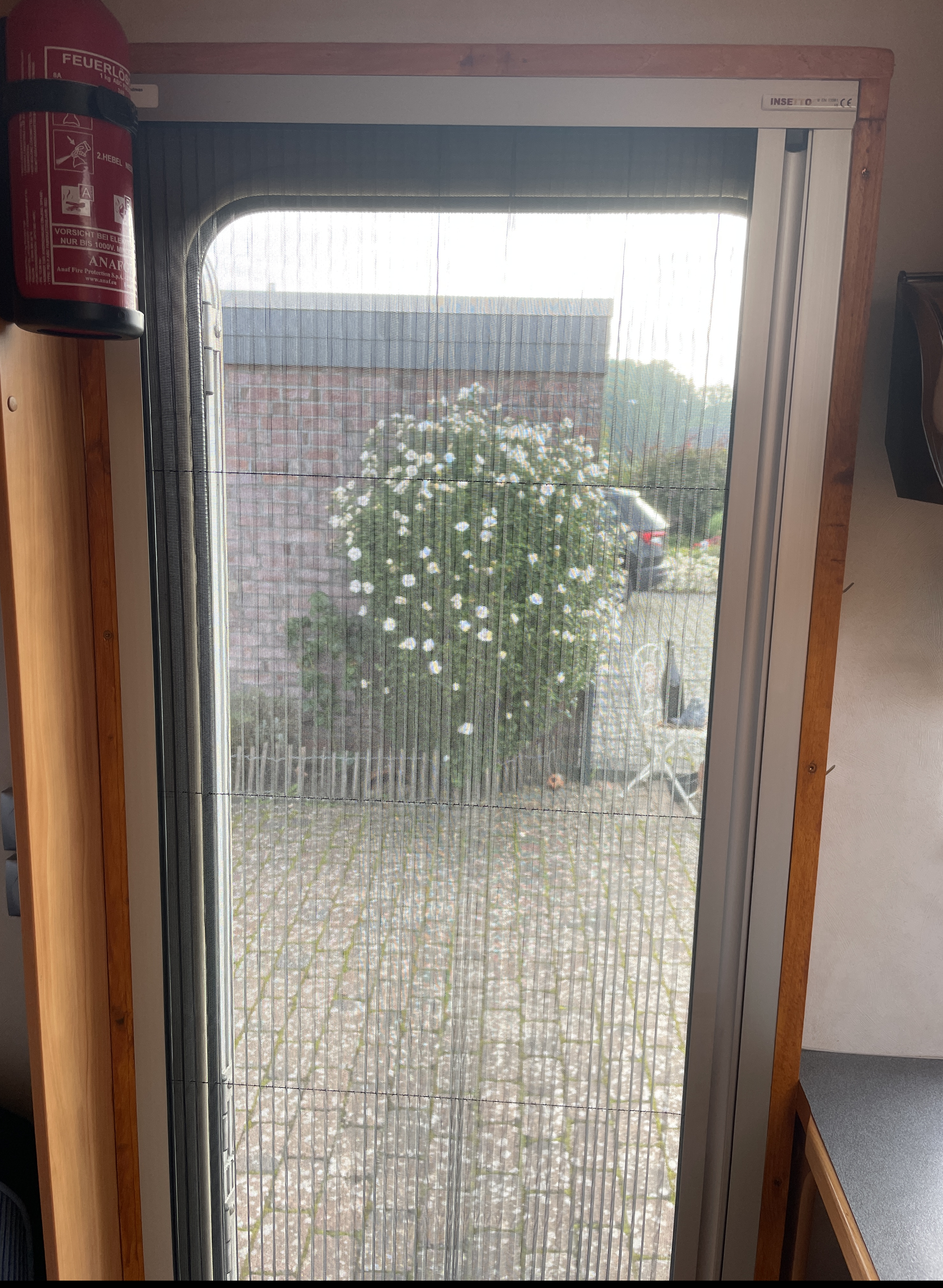 Neue rv Tür Tear Drop gehärtetes Glas getöntes Schiebefenster voll  dichtende Wohnmobil Anhänger Tür mit Insekten netz Safe Lock - AliExpress