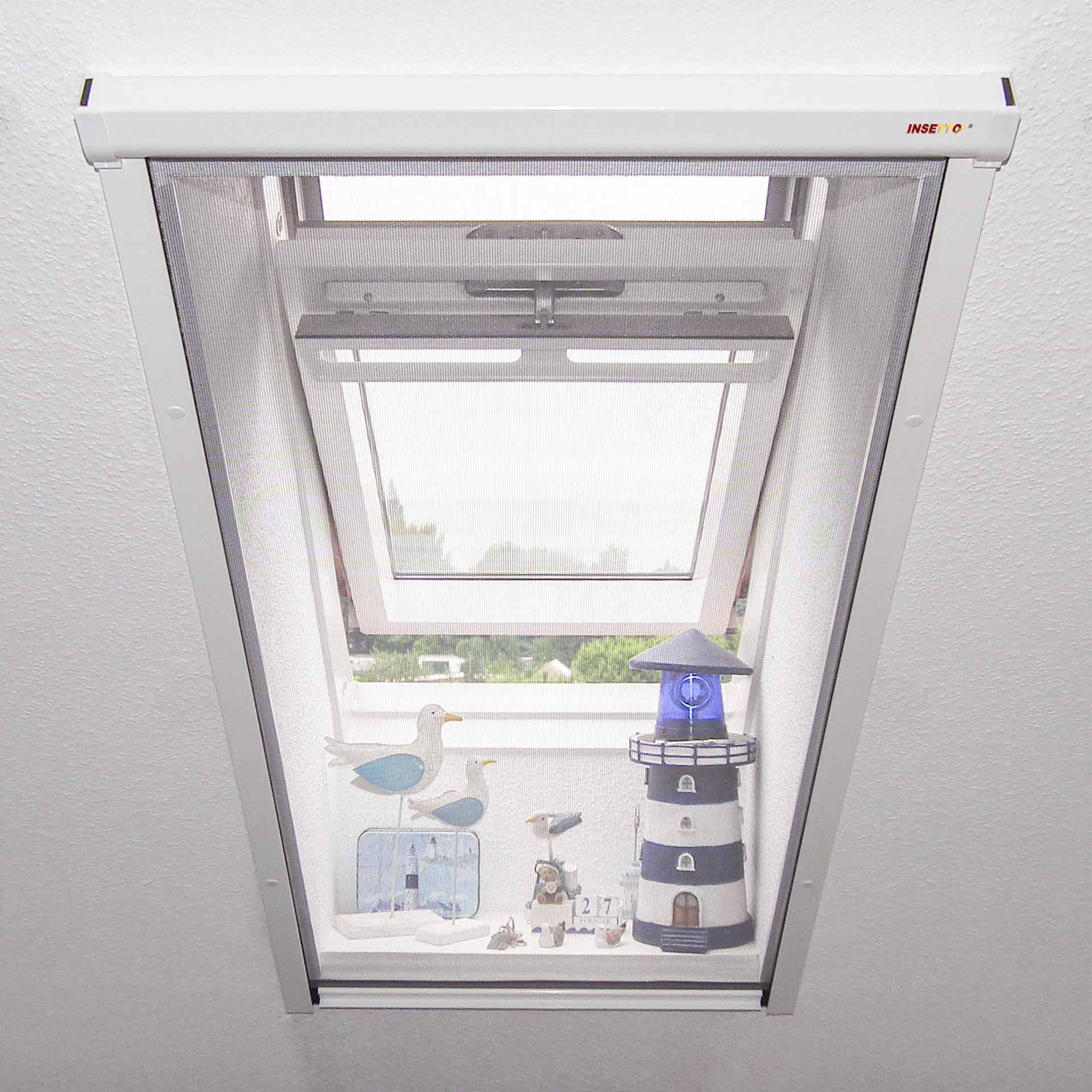 Preiswertes Insektenschutzrollo für Dachfenster | zum Anschrauben | Adria