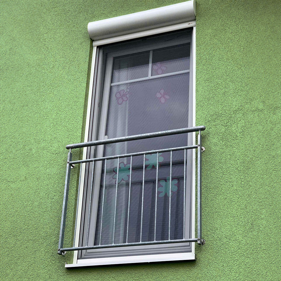 Insektenschutzrollo mit regulierbarer Federspannung für bodentiefe Fenster | Topline
