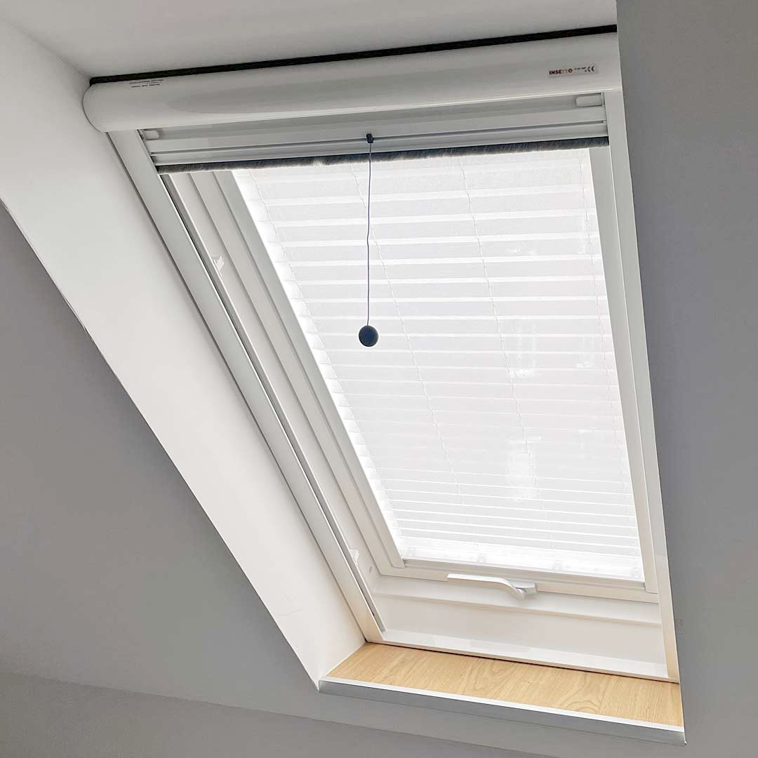 Klapp-Schwingfenster mit Fensterbank