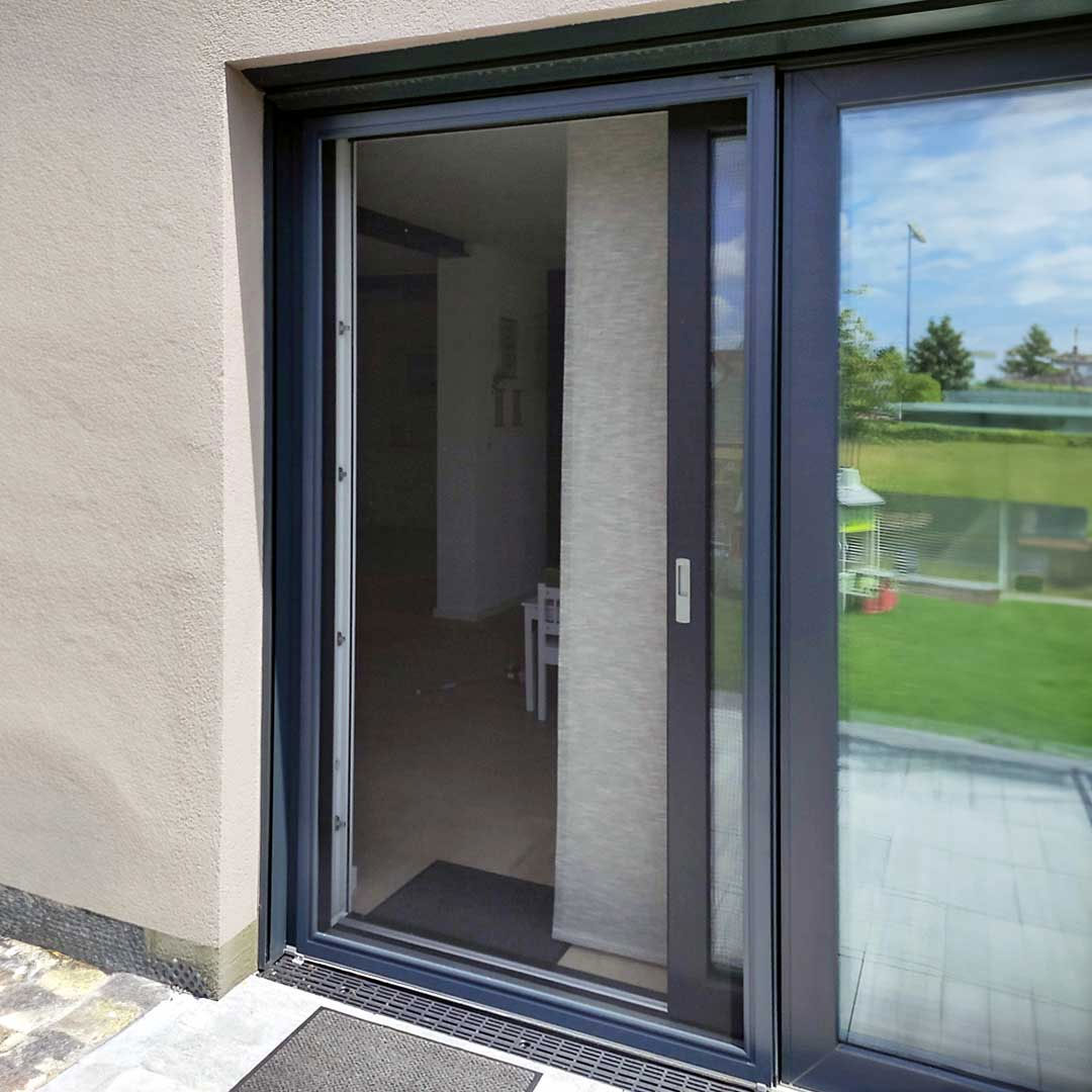 Terrassentür mit Fliegengitterschiebetür