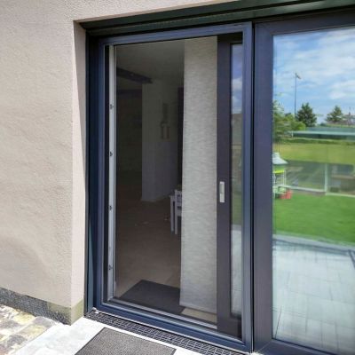 Terrassentür mit Fliegengitterschiebetür