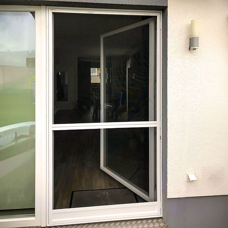 Scharnierende hordeur op maat voor bevestiging op de muur | met montageframe | Flairline