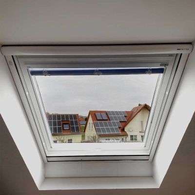Insektenschutz vor Dachfenster