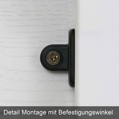 Detailmontage mit Befestigungswinkel.